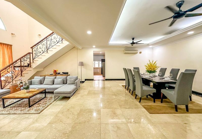 Kiara Peak (Puncak Kiara)