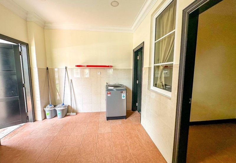 Kiara Peak (Puncak Kiara)