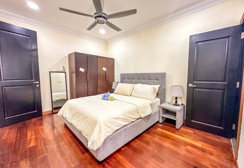 Kiara Peak (Puncak Kiara)