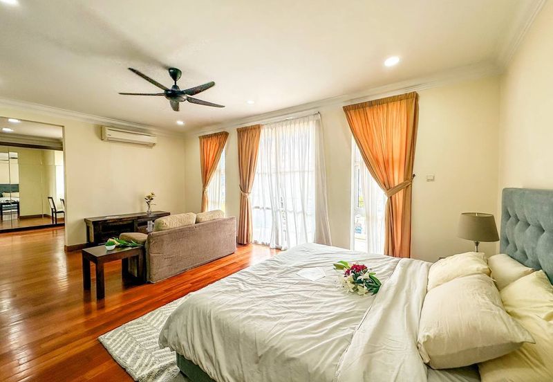 Kiara Peak (Puncak Kiara)