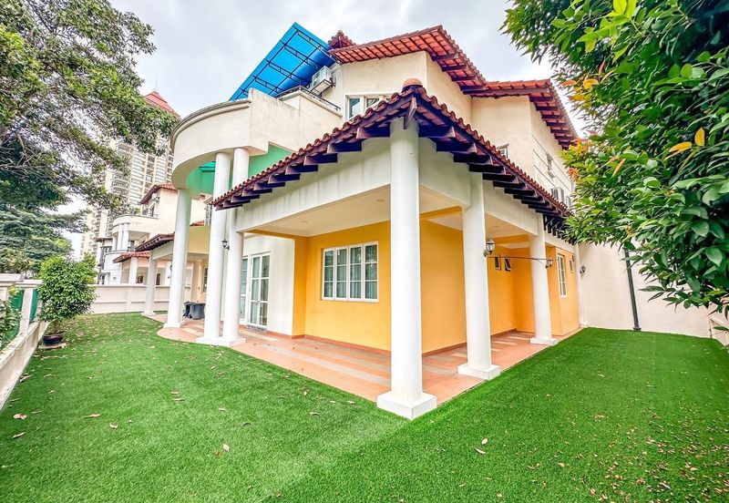 Kiara Peak (Puncak Kiara)