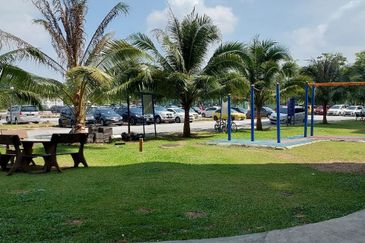 Pangsapuri Putra Harmoni, Precint 9