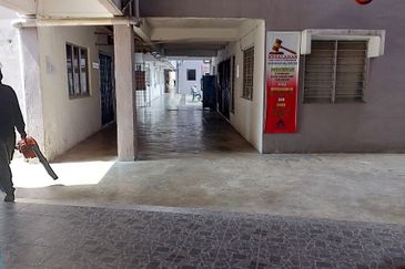 Pangsapuri Putra Harmoni, Precint 9