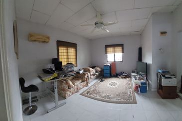 Jalan Suasana, Bandar Tun Hussein Onn