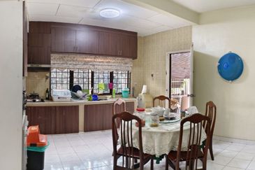 Jalan Suasana, Bandar Tun Hussein Onn