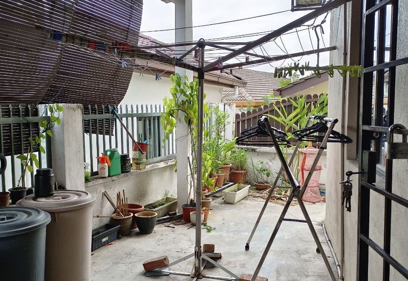 Jalan Suasana, Bandar Tun Hussein Onn