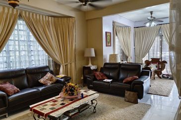 Jalan Suasana, Bandar Tun Hussein Onn