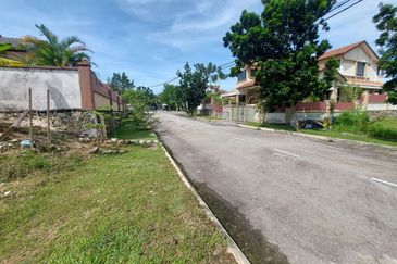 Puncak Pinggiran Putra