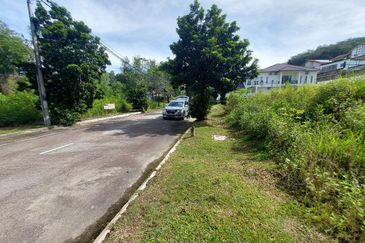 Puncak Pinggiran Putra