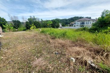 Puncak Pinggiran Putra