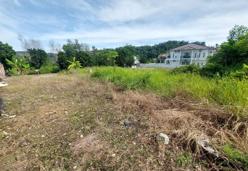 Puncak Pinggiran Putra