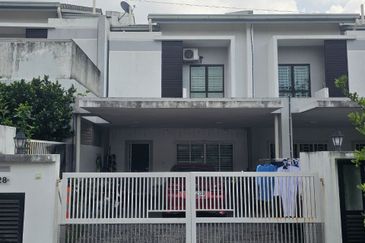 NILAI IMPIAN (LAMAN DELFINA)