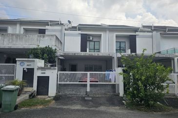 NILAI IMPIAN (LAMAN DELFINA)