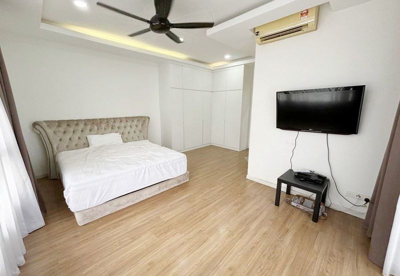 Parkfield Residences, Tropicana Heights