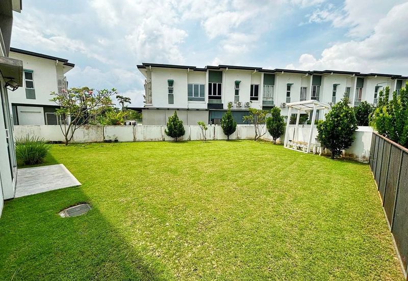 Parkfield Residences, Tropicana Heights