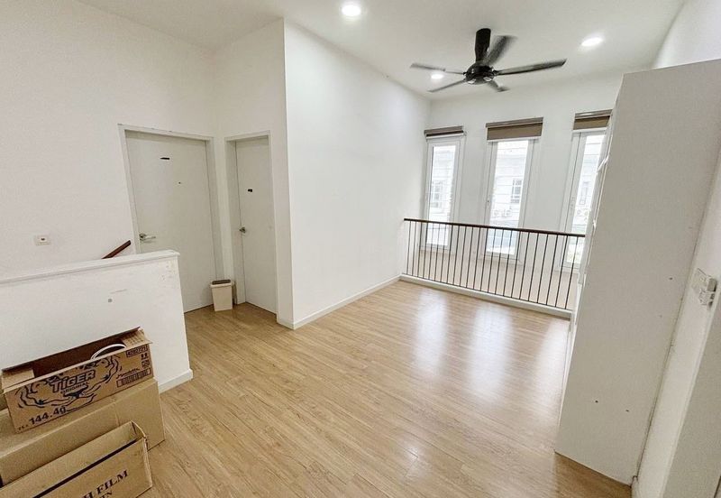 Parkfield Residences, Tropicana Heights