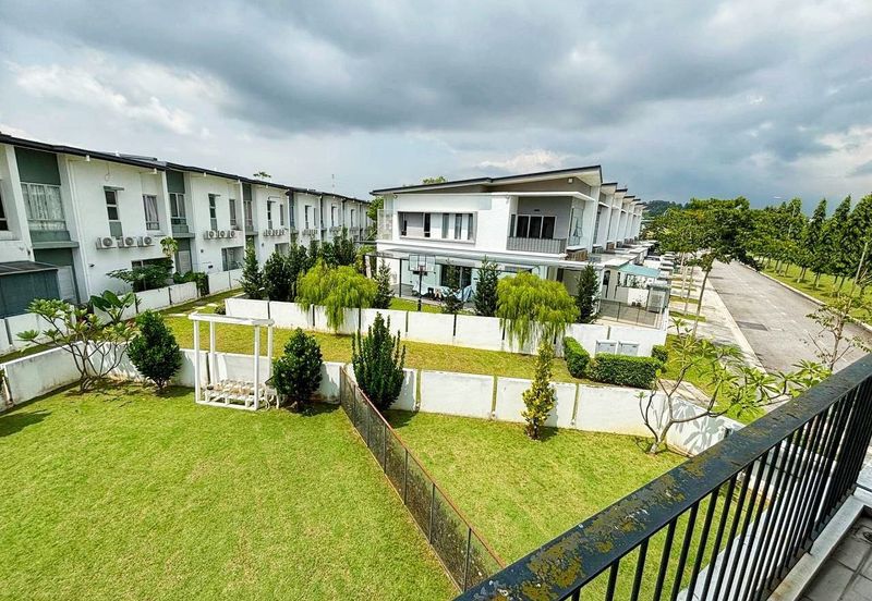 Parkfield Residences, Tropicana Heights