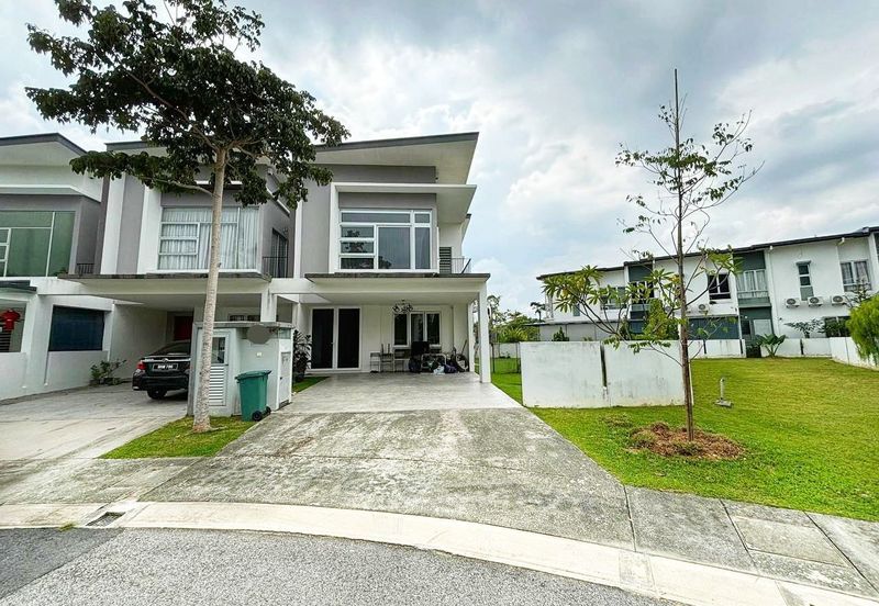 Parkfield Residences, Tropicana Heights