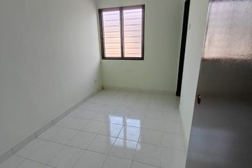 Persiaran Puncak Alam 1 