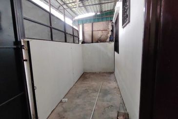 Persiaran Puncak Alam 1 