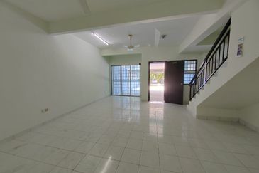 Persiaran Puncak Alam 1 