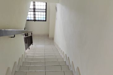 Persiaran Puncak Alam 1 