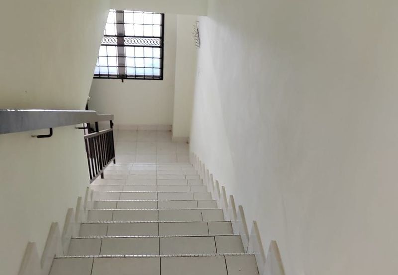 Persiaran Puncak Alam 1 