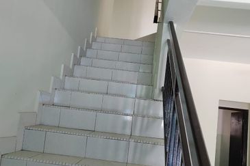 Persiaran Puncak Alam 1 