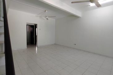 Persiaran Puncak Alam 1 