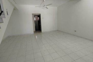 Persiaran Puncak Alam 1 