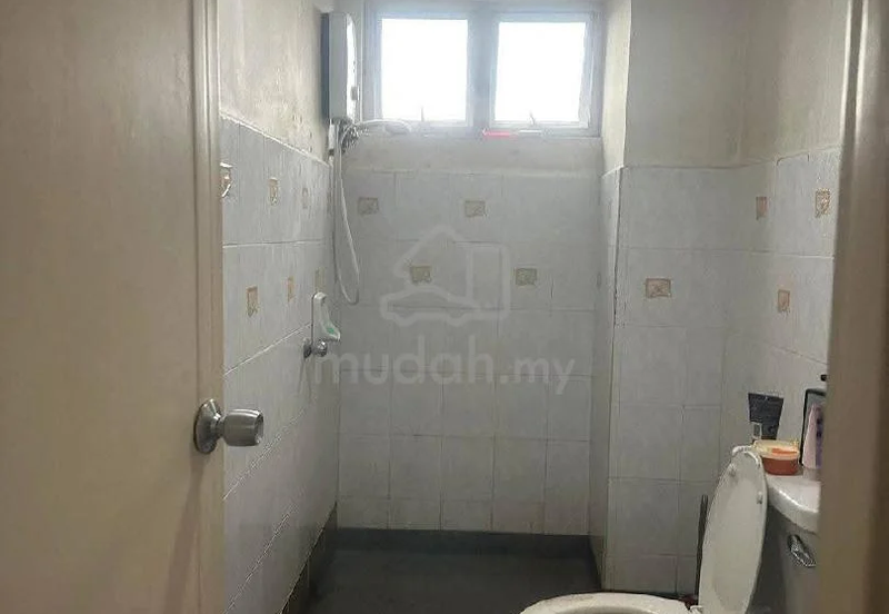 Dwi Mahkota Condominium