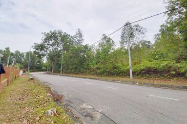 TANAH LOT BANGLO ( 12,000 Sqft ) BUKIT MAHKOTA