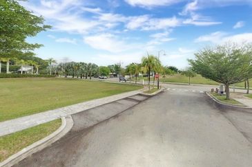 BUNGALOW LOT LAND ( 9,120 Sft ) Presint 10, PUTRAJ