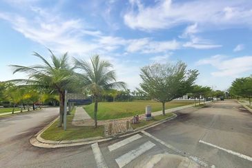 BUNGALOW LOT LAND ( 9,120 Sft ) Presint 10, PUTRAJ