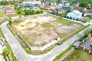 TANAH LOT BANGLO  ( 6,600 Sft ) TMN UNIVERSITI BANGI 2024