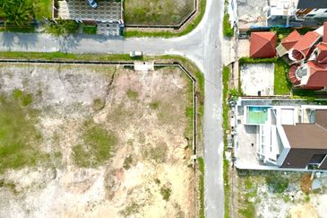 TANAH LOT BANGLO  ( 6,600 Sft ) TMN UNIVERSITI BANGI 2024