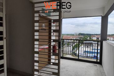 Azaria Apartment @ Bandar Paklands