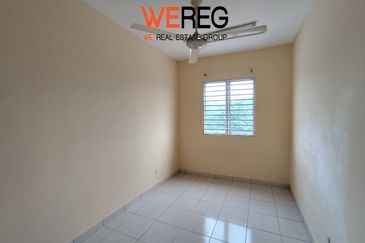 Azaria Apartment @ Bandar Paklands