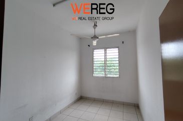 Azaria Apartment @ Bandar Paklands