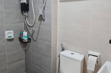 Adria Residence @ Gravit8