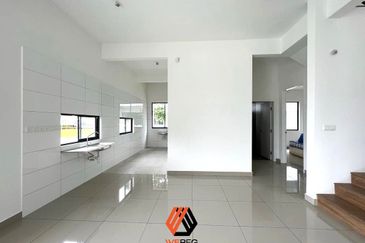 Lucent Residence @ twentyfive.7