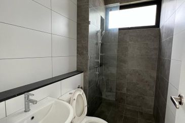 Lucent Residence @ twentyfive.7