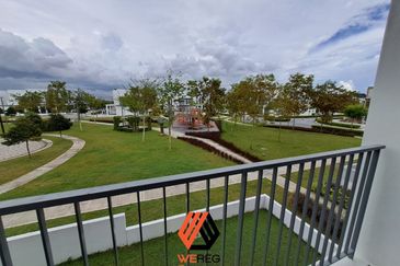 Lucent Residence @ twentyfive.7