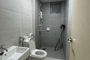 Gravit8 @ Klang South