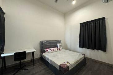 Gravit8 @ Klang South