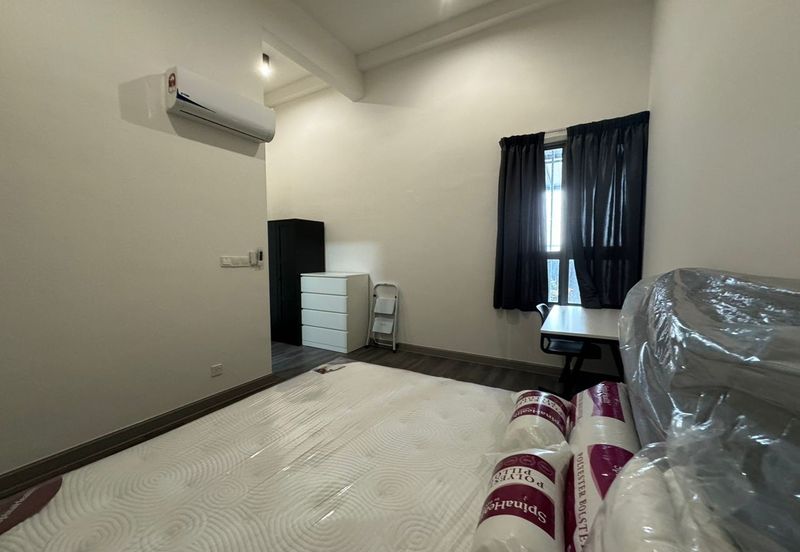 Gravit8 @ Klang South