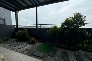 Gravit8 @ Klang South