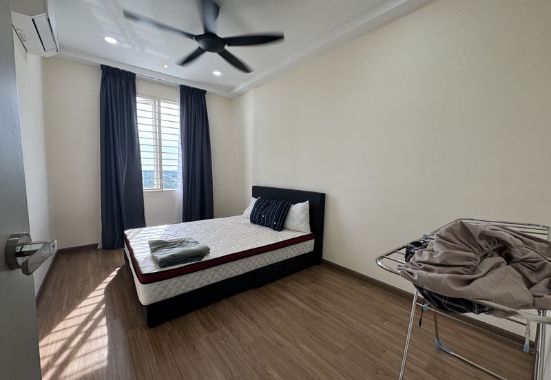 The Tresor @ Gravit 8 *