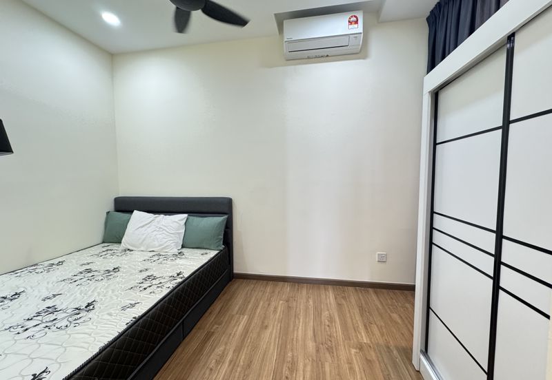 The Tresor @ Gravit 8 *