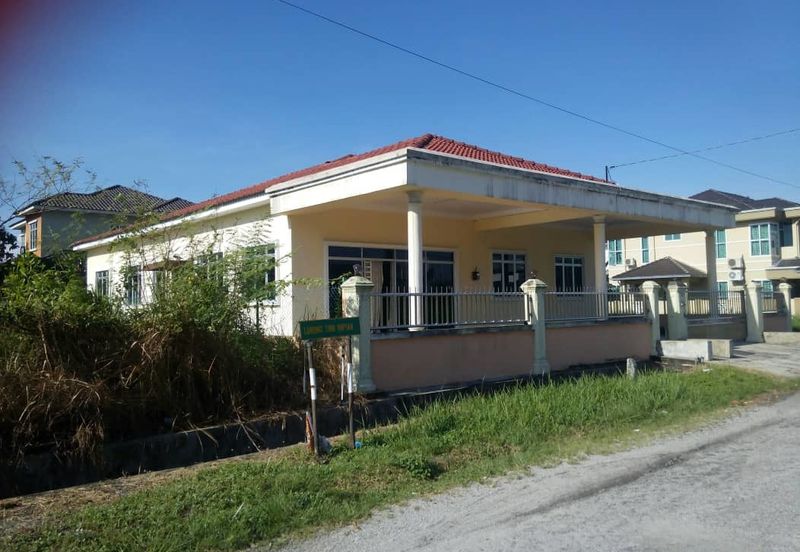 Bungalow Taman Impian Jalan Stesen Kamunting Taiping Perak